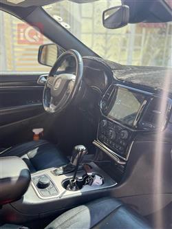 جیپ گراند شیرۆکی